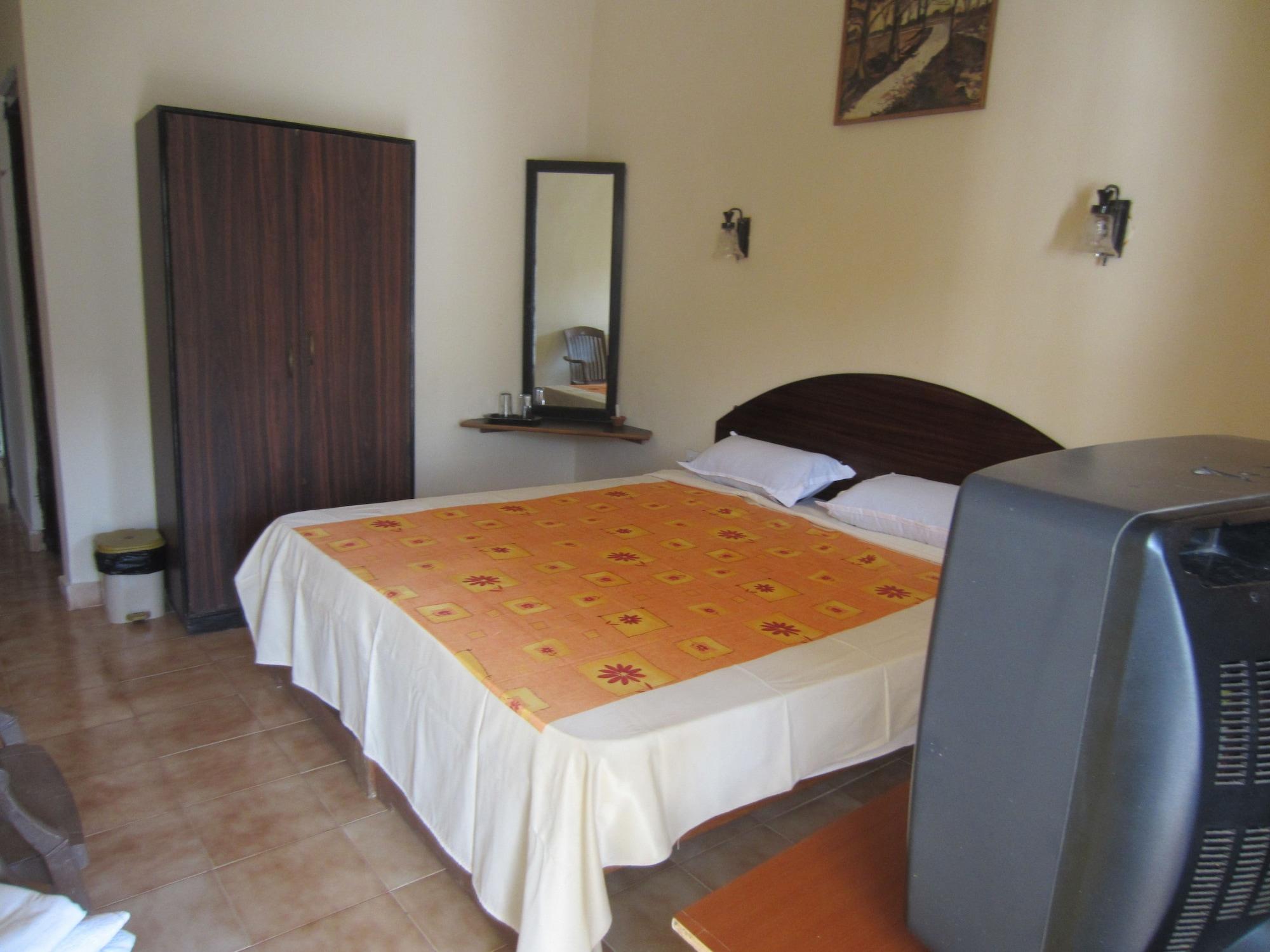 Hotel Riverside Baga Ngoại thất bức ảnh