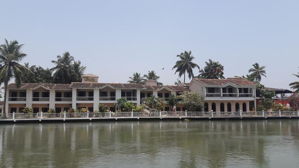 Hotel Riverside Baga Ngoại thất bức ảnh