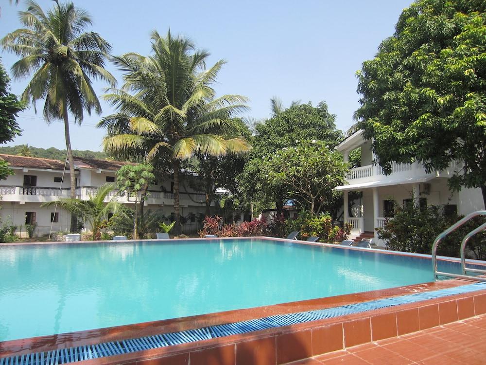 Hotel Riverside Baga Ngoại thất bức ảnh