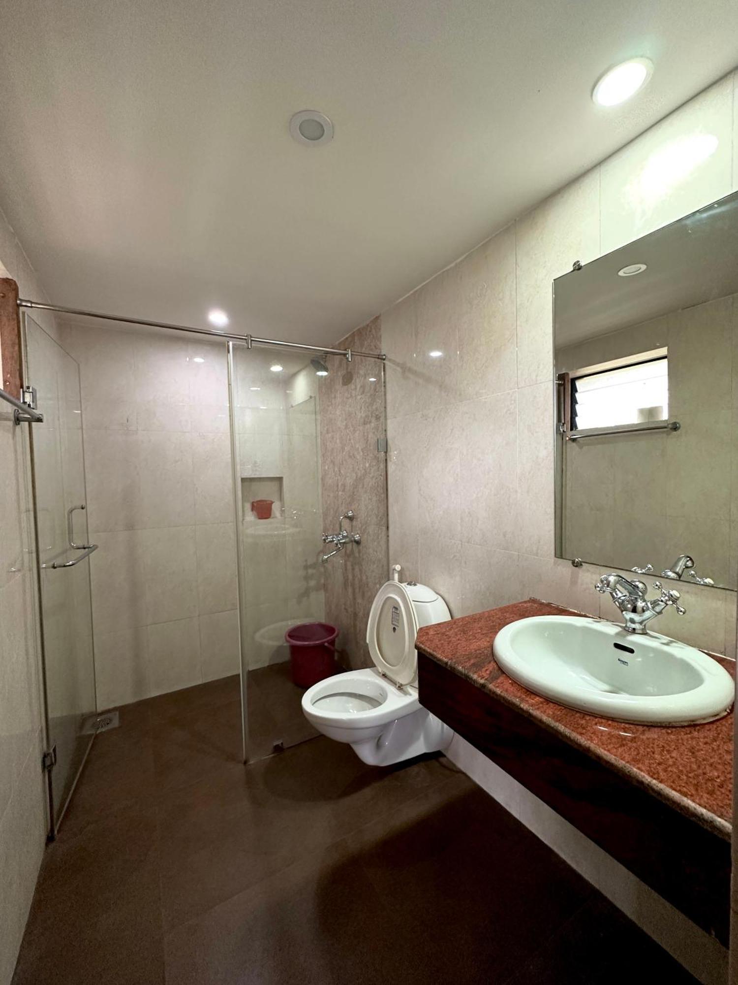 Hotel Riverside Baga Ngoại thất bức ảnh
