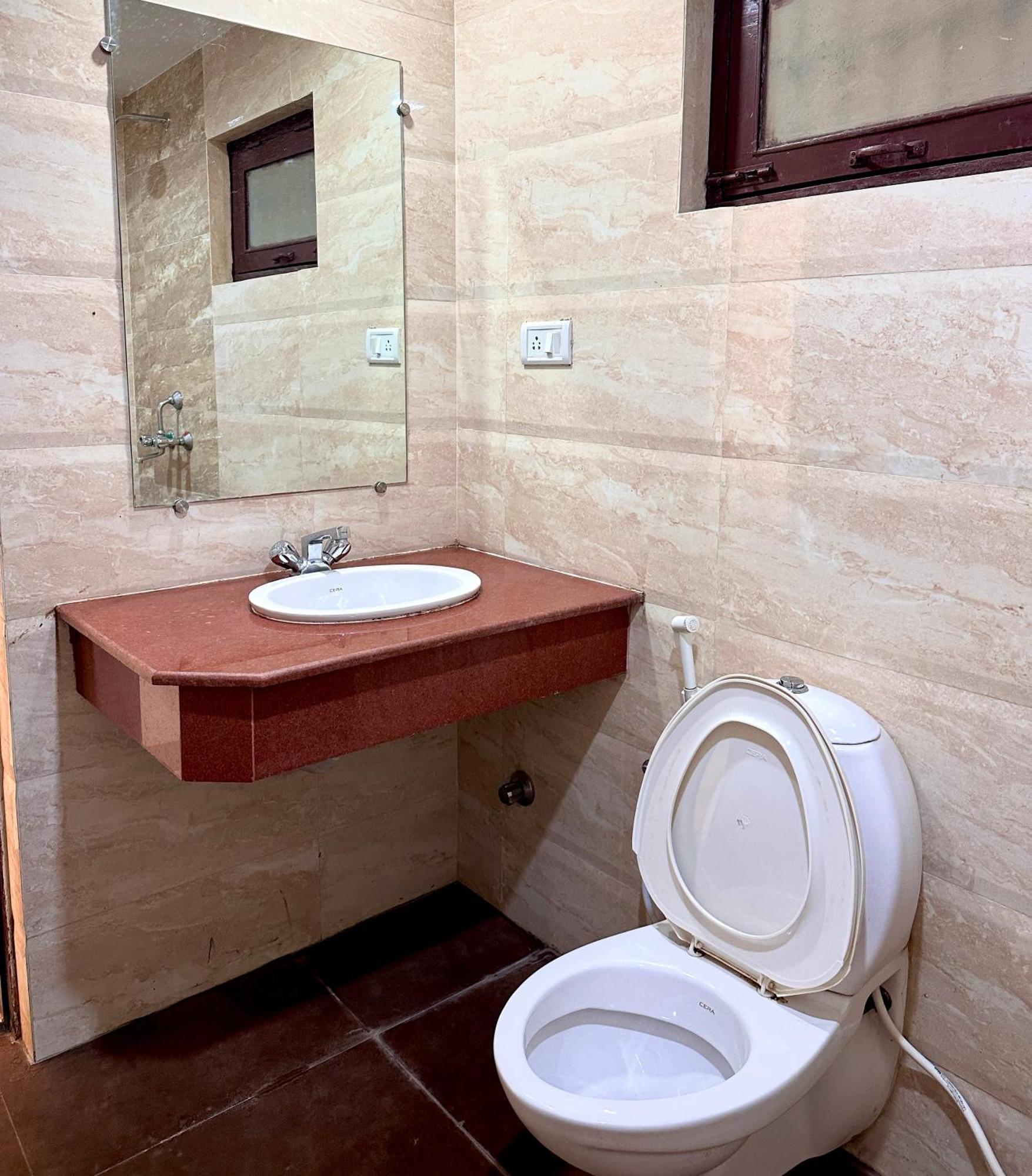 Hotel Riverside Baga Phòng bức ảnh