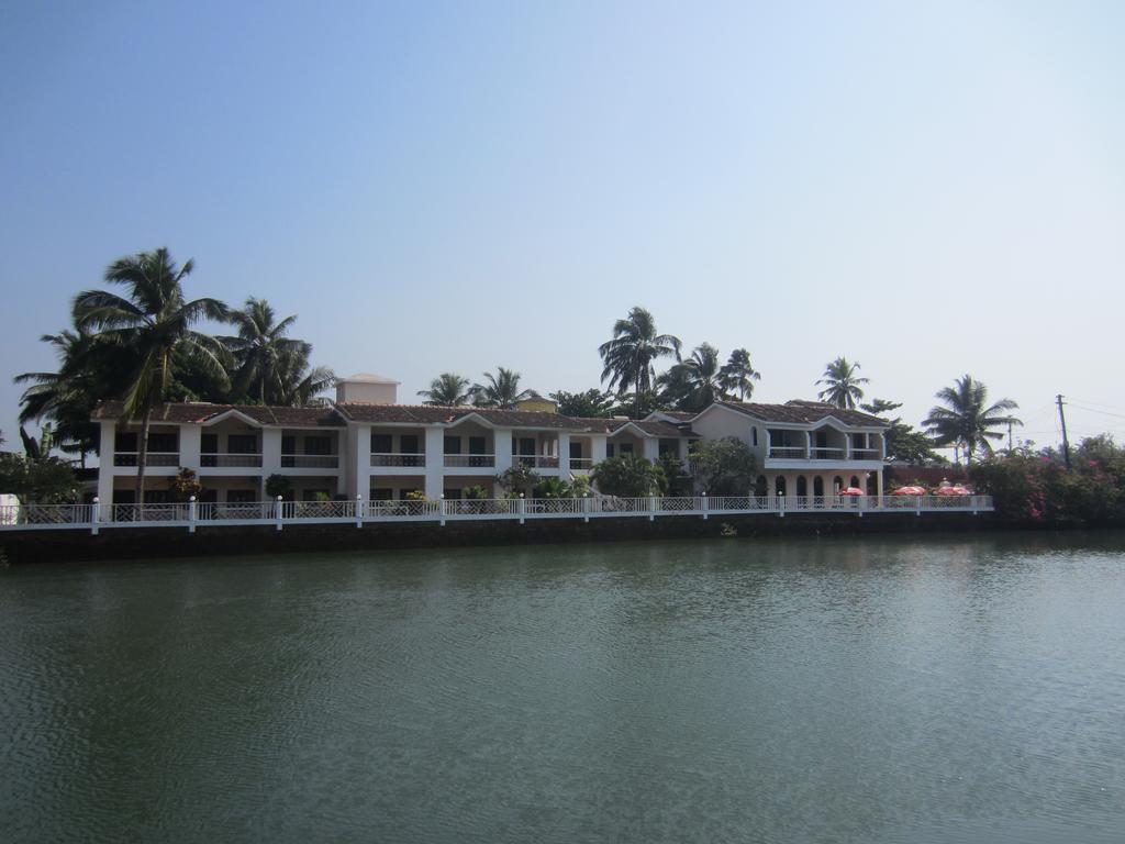 Hotel Riverside Baga Ngoại thất bức ảnh