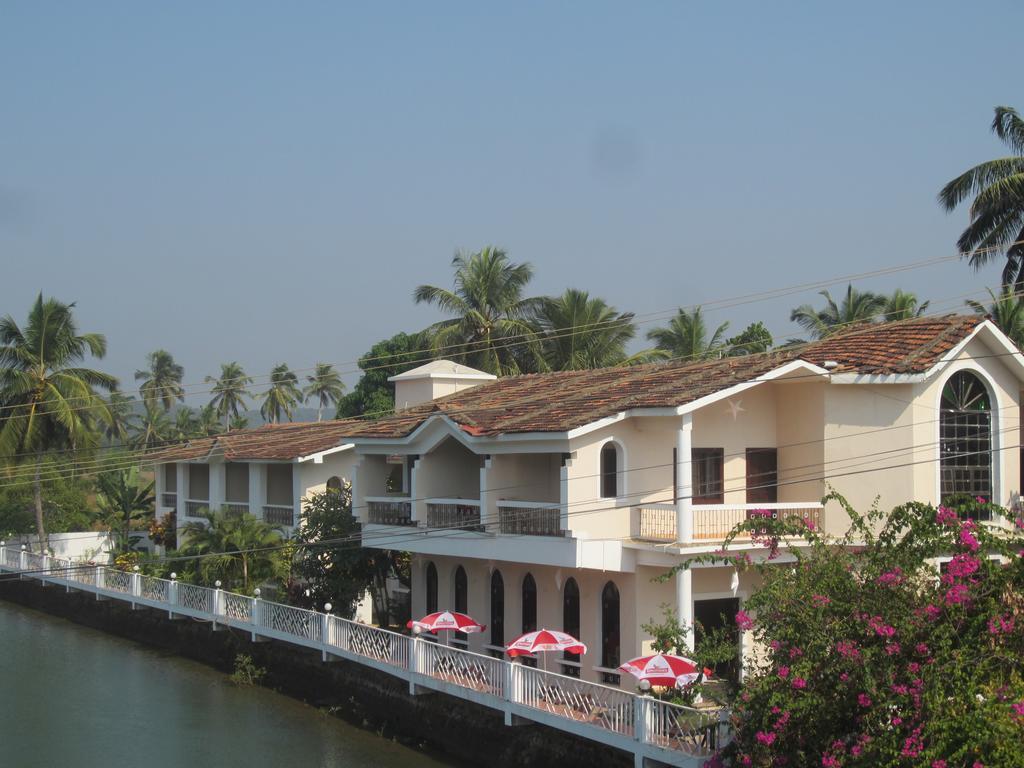 Hotel Riverside Baga Ngoại thất bức ảnh