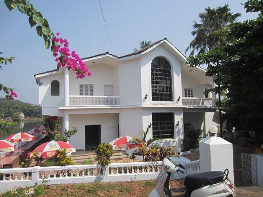 Hotel Riverside Baga Ngoại thất bức ảnh